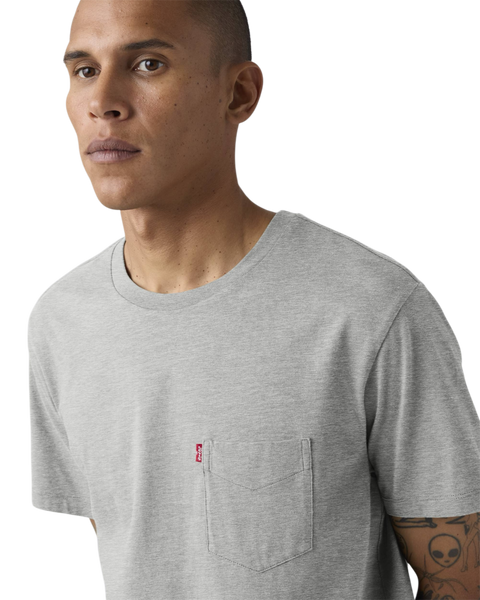 Levis Classic Pocket T-Shirt, In stock, S